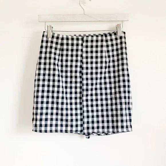 Gingham Ruffle Mini Skirt - Picture 2 of 5